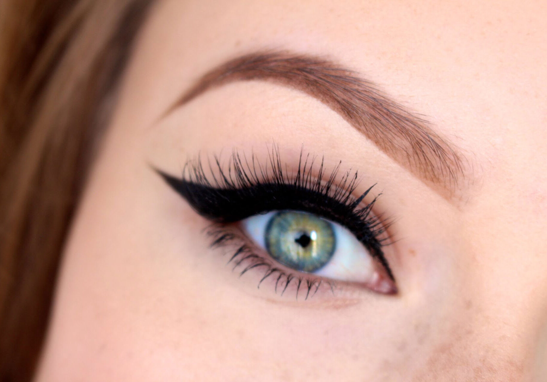 Dramatic-Winged-Liner