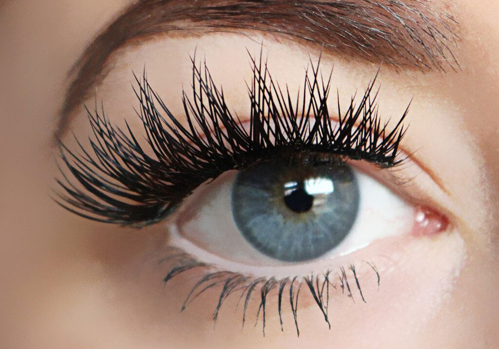 Feathery-Lashes Feathery-Lashes